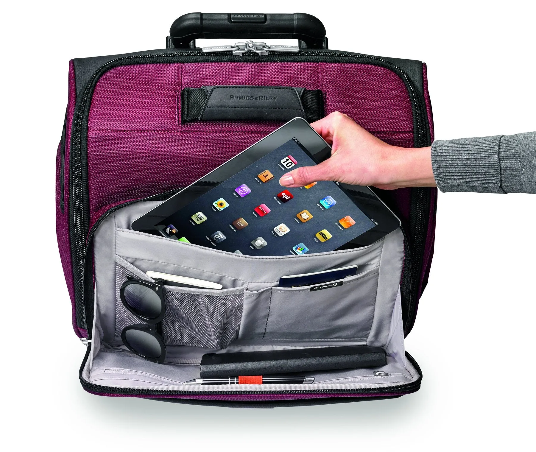Briggs & Riley Transcend 4.0 22" 2-Wheel Carry-On Luggage
