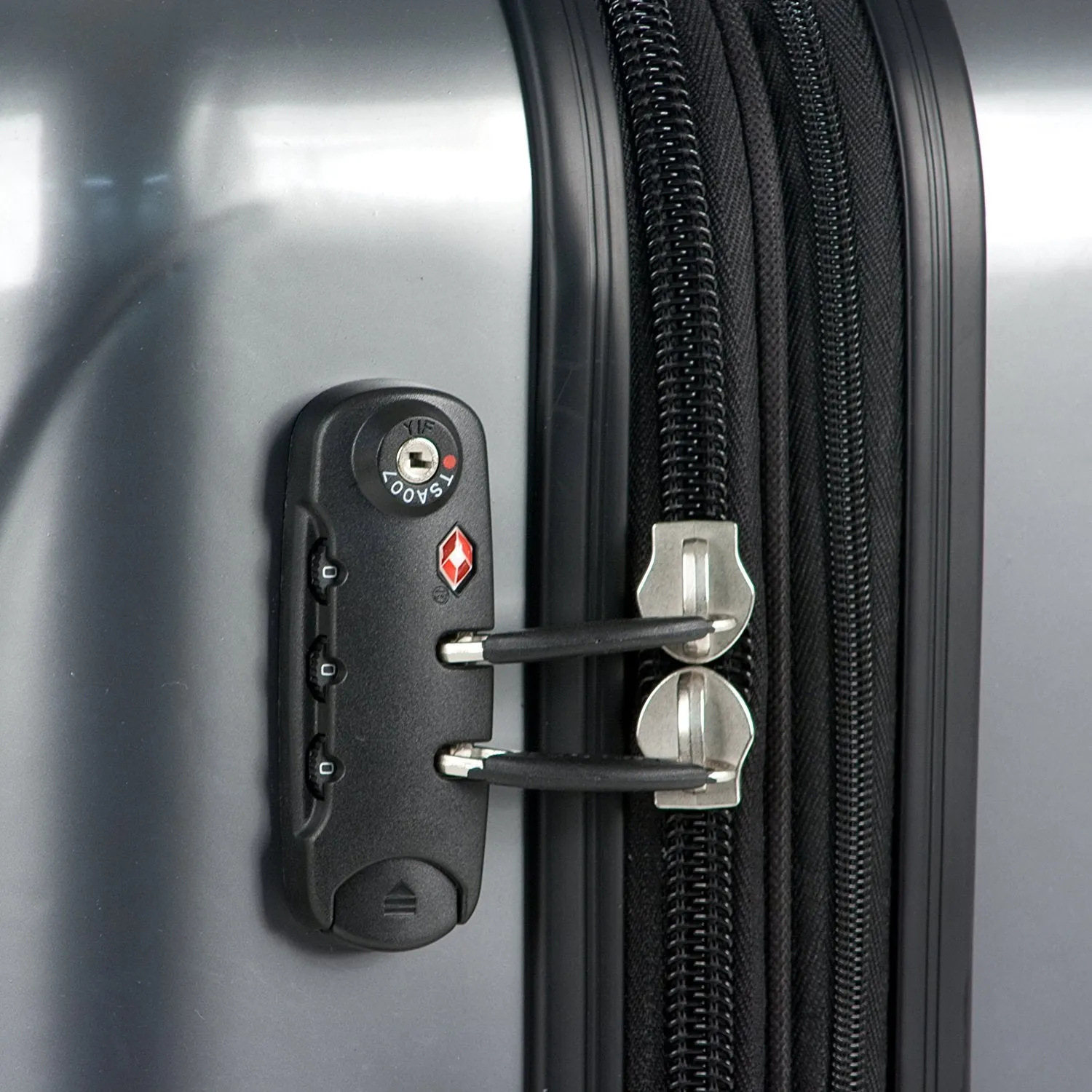 DELSEY Paris Helium Aero 2 Piece Set (21"/25") 4-Wheel Luggage Sets