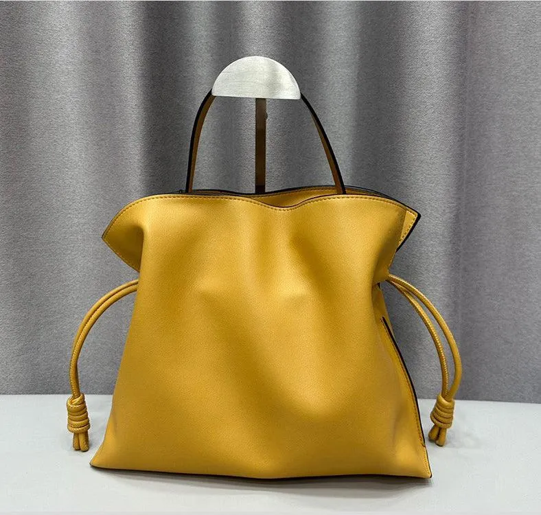 Luxurious Minimalist Soft Calfskin Bucket Bag | Shoulder Bag and Crossbody Bag for Women with Drawstring Closure