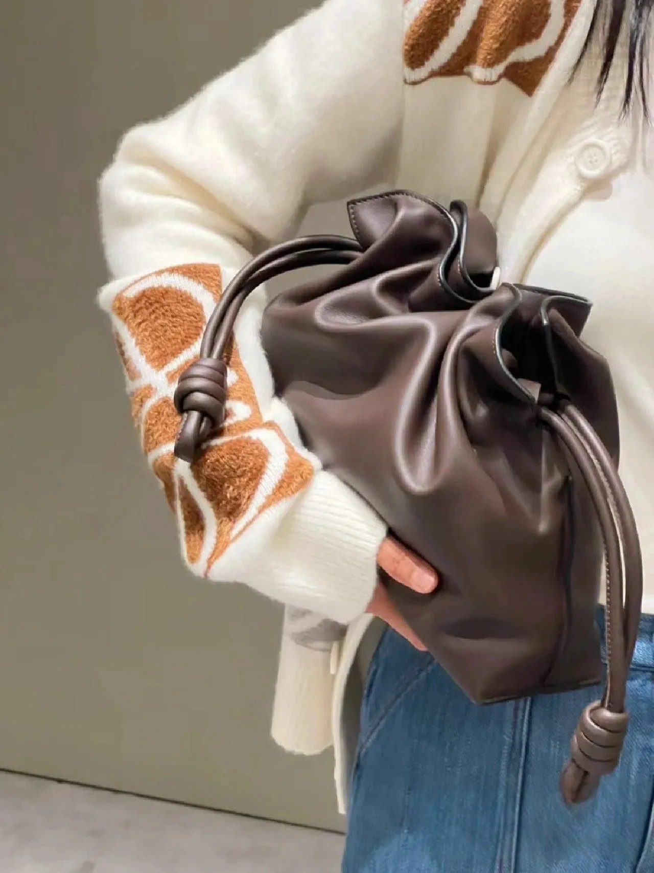 Luxurious Minimalist Soft Calfskin Bucket Bag | Shoulder Bag and Crossbody Bag for Women with Drawstring Closure