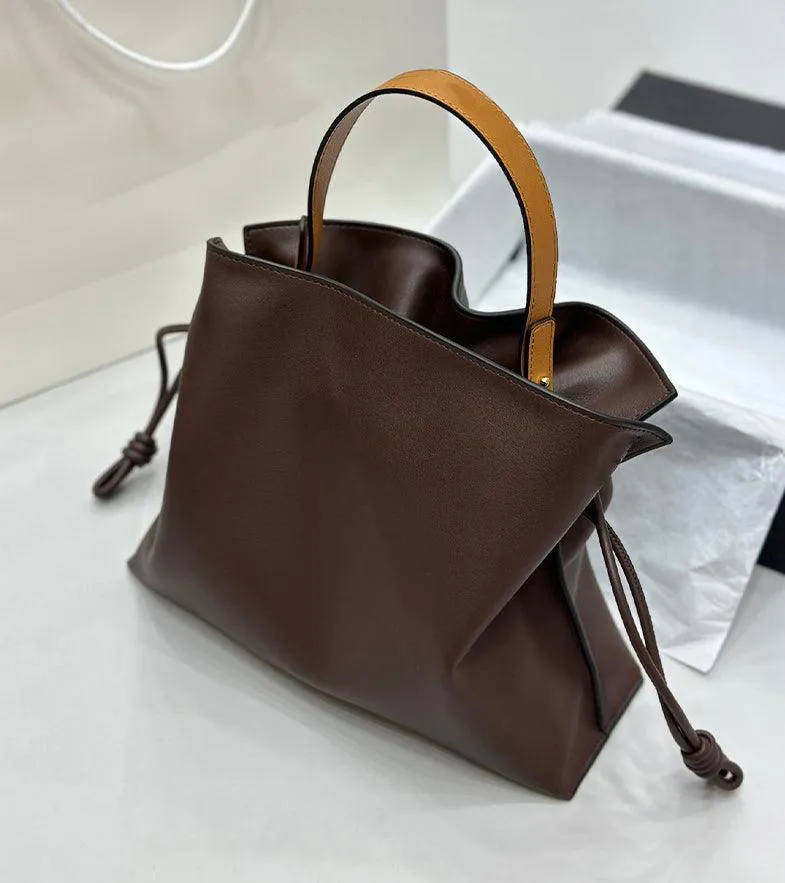 Luxurious Minimalist Soft Calfskin Bucket Bag | Shoulder Bag and Crossbody Bag for Women with Drawstring Closure