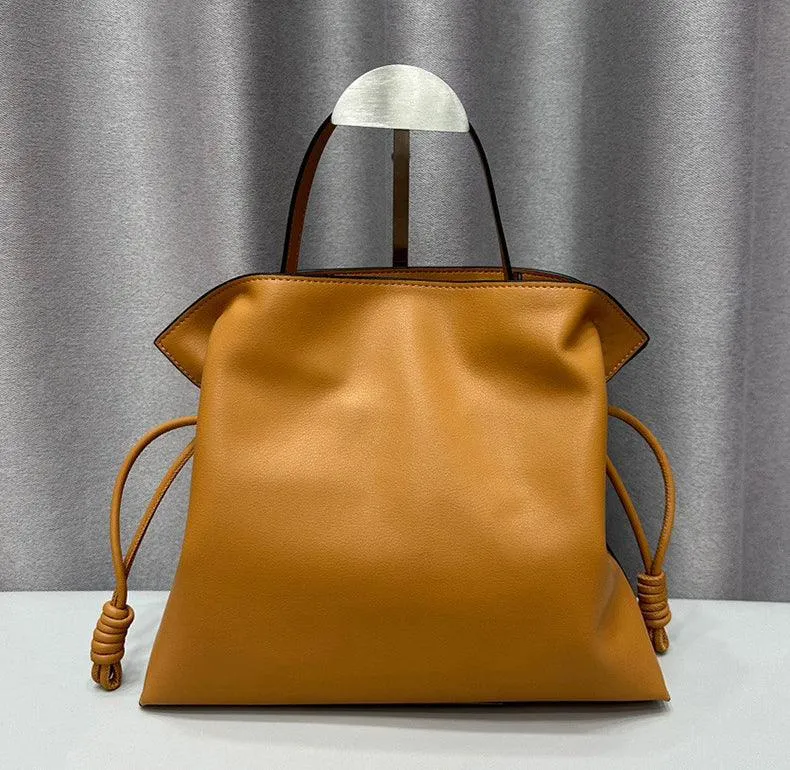 Luxurious Minimalist Soft Calfskin Bucket Bag | Shoulder Bag and Crossbody Bag for Women with Drawstring Closure