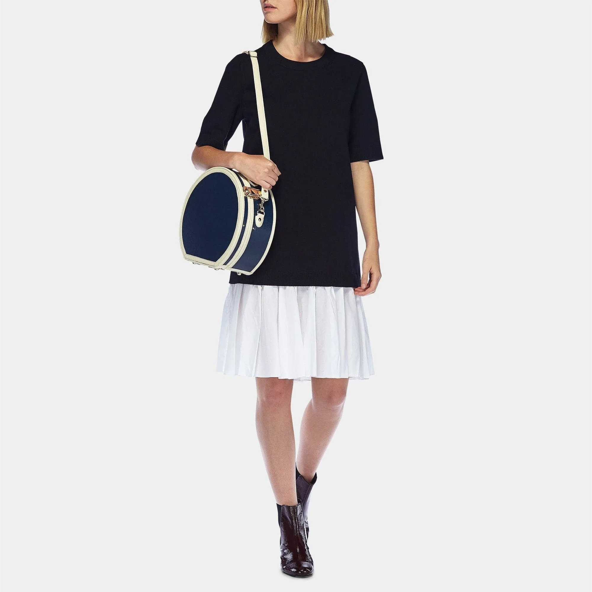 The Entrepreneur - Navy Hatbox Small