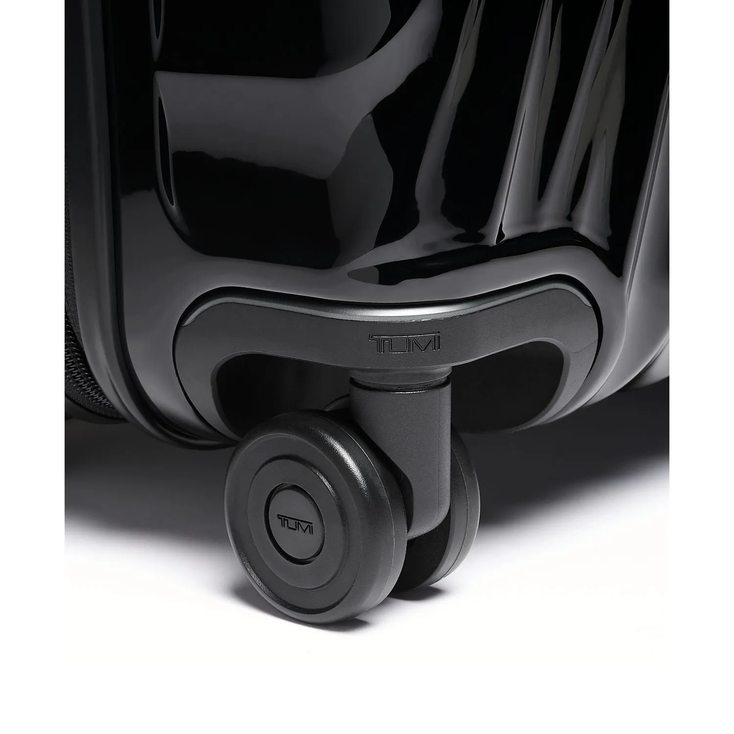 Tumi 19 Degree International Expandable 4-Wheel Carry-On