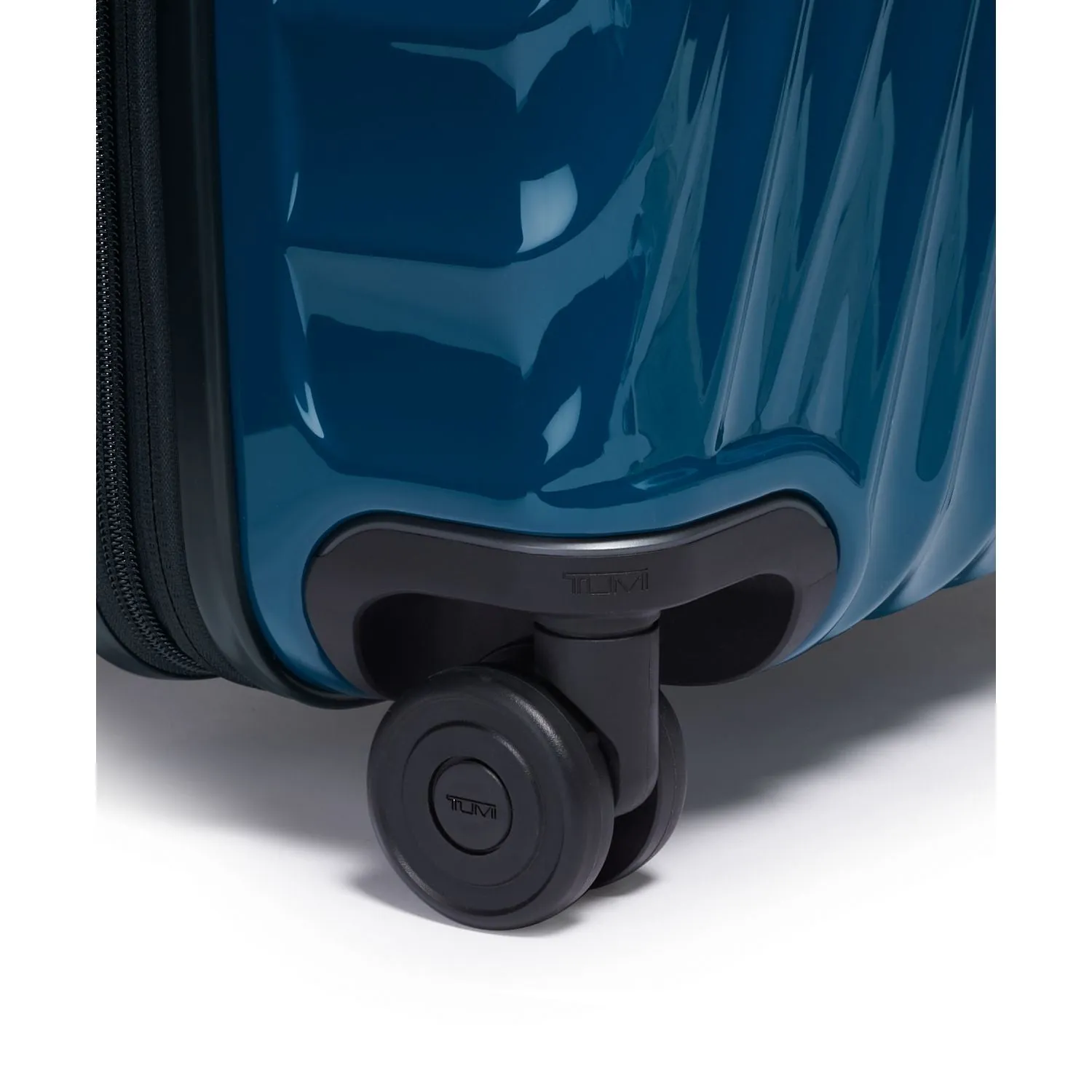 Tumi 19 Degree International Expandable 4-Wheel Carry-On
