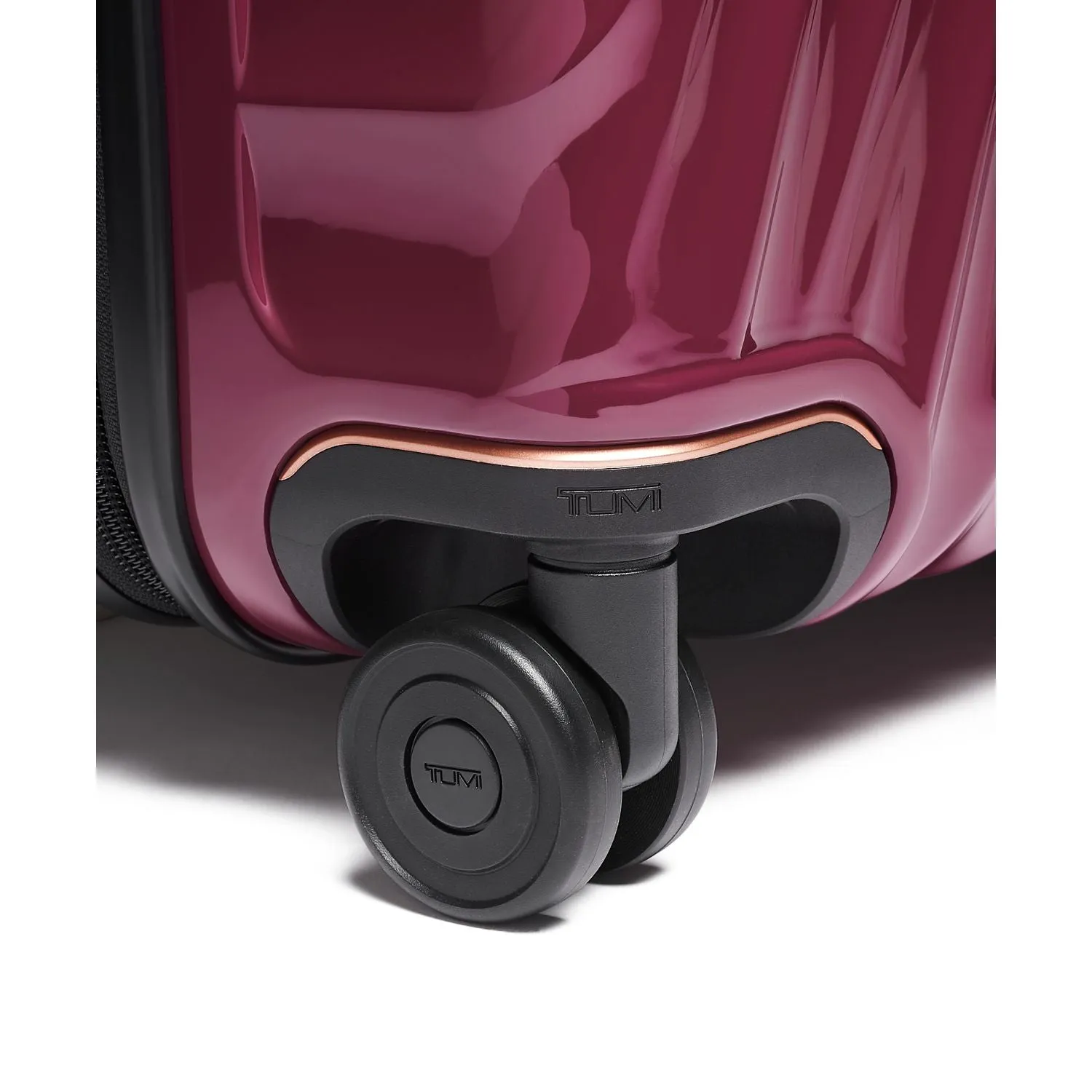 Tumi 19 Degree International Expandable 4-Wheel Carry-On