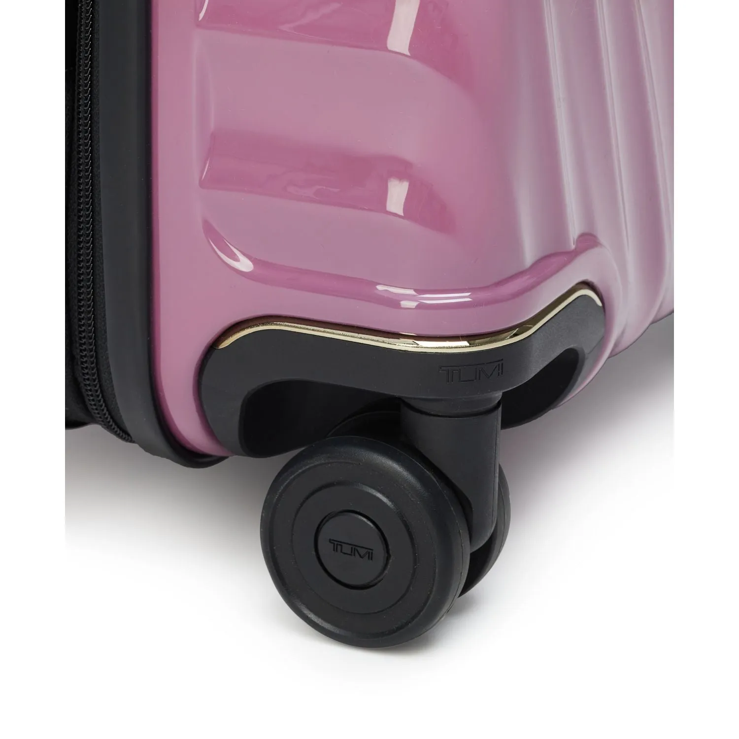 Tumi 19 Degree International Expandable 4-Wheel Carry-On